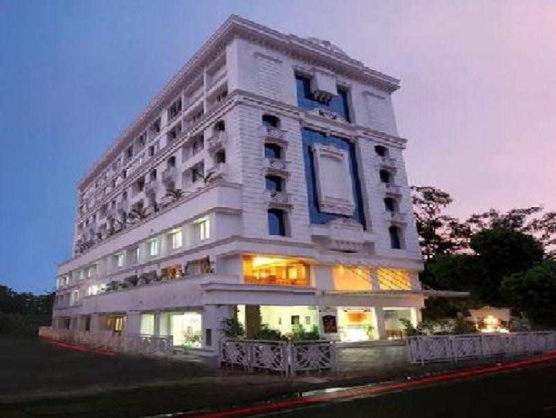 Hotel Airlink Castle Nedumbassery Exteriér fotografie